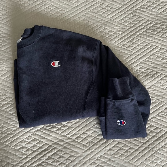 Champion - Navy Fleece Crewneck - CA SM - Picture 2 of 11